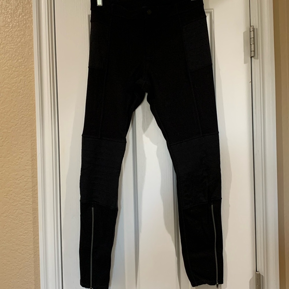 Athleta Moto leggings snap closure at waist